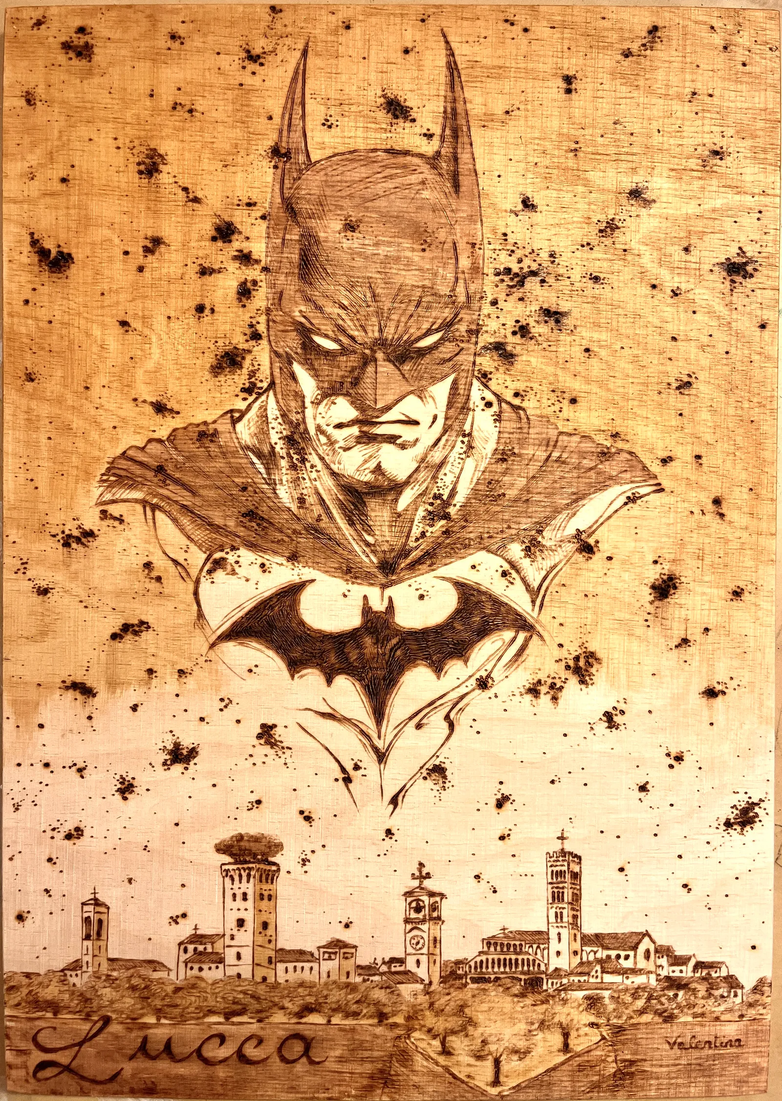 Batman sopra i tetti di Lucca